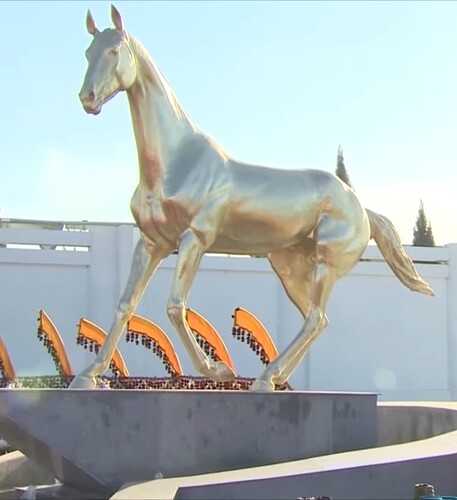 VS--YouTube-ArtofAkhal-Tekehorsebreedingandtraditionsofhorsesdecoration-5’03”